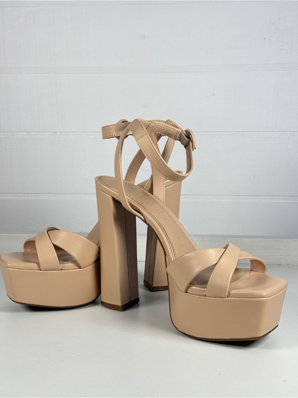 Never worn Gianni Bini Beige Platform Ankle-Strap Sandals - Picture 3 of 3